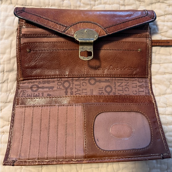 Fossil Tan Leather Wallet with Metal Clasp - Picture 3 of 9